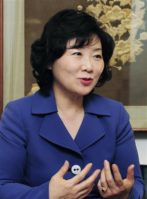 <아주경제> "입양 아픔 씻고 도움되는 인재 양성"